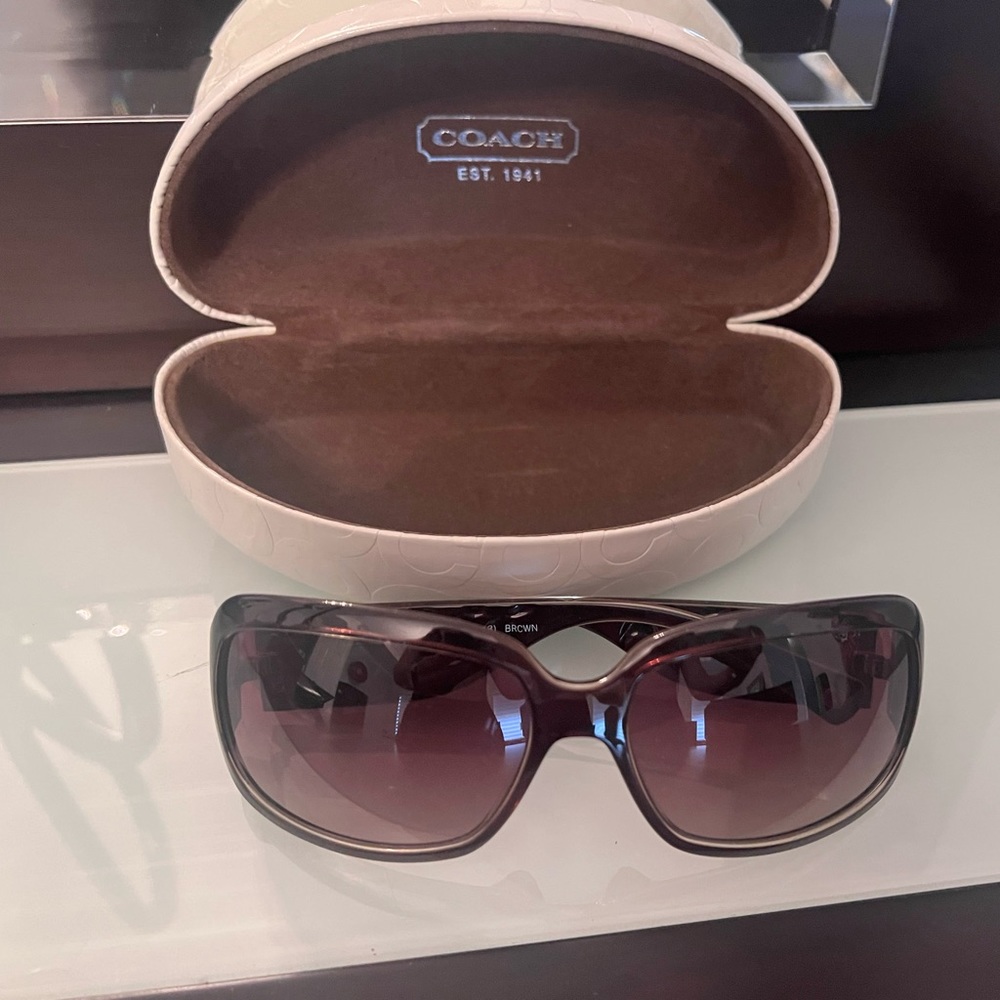 Coach authenticated sunglasses